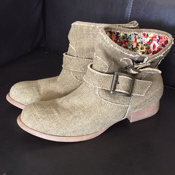 blowfish canvas boots